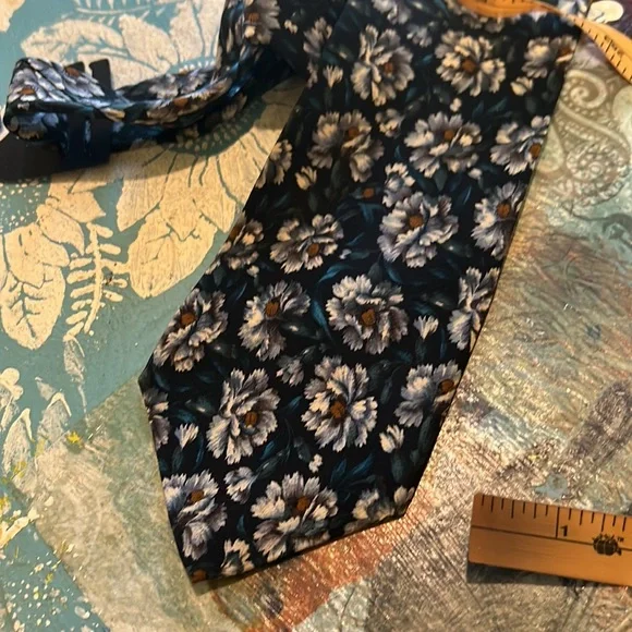 Christian Dior tie - Picture 10 of 10